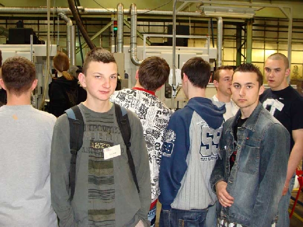 Rozmiar: 235685 bajtów