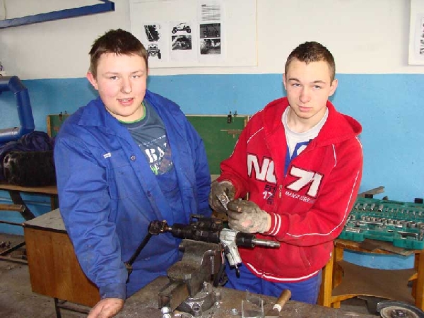 Rozmiar: 205982 bajtów